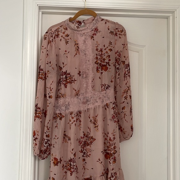 Pink Floral Long Sleeve MIDI Dress - Picture 2 of 4